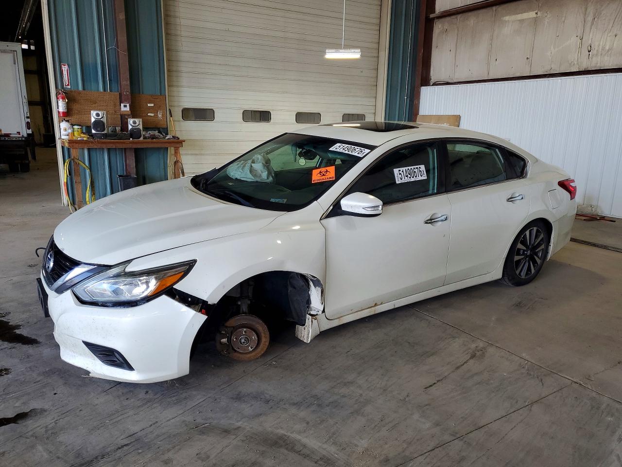 Salvage Nissan Altima Image