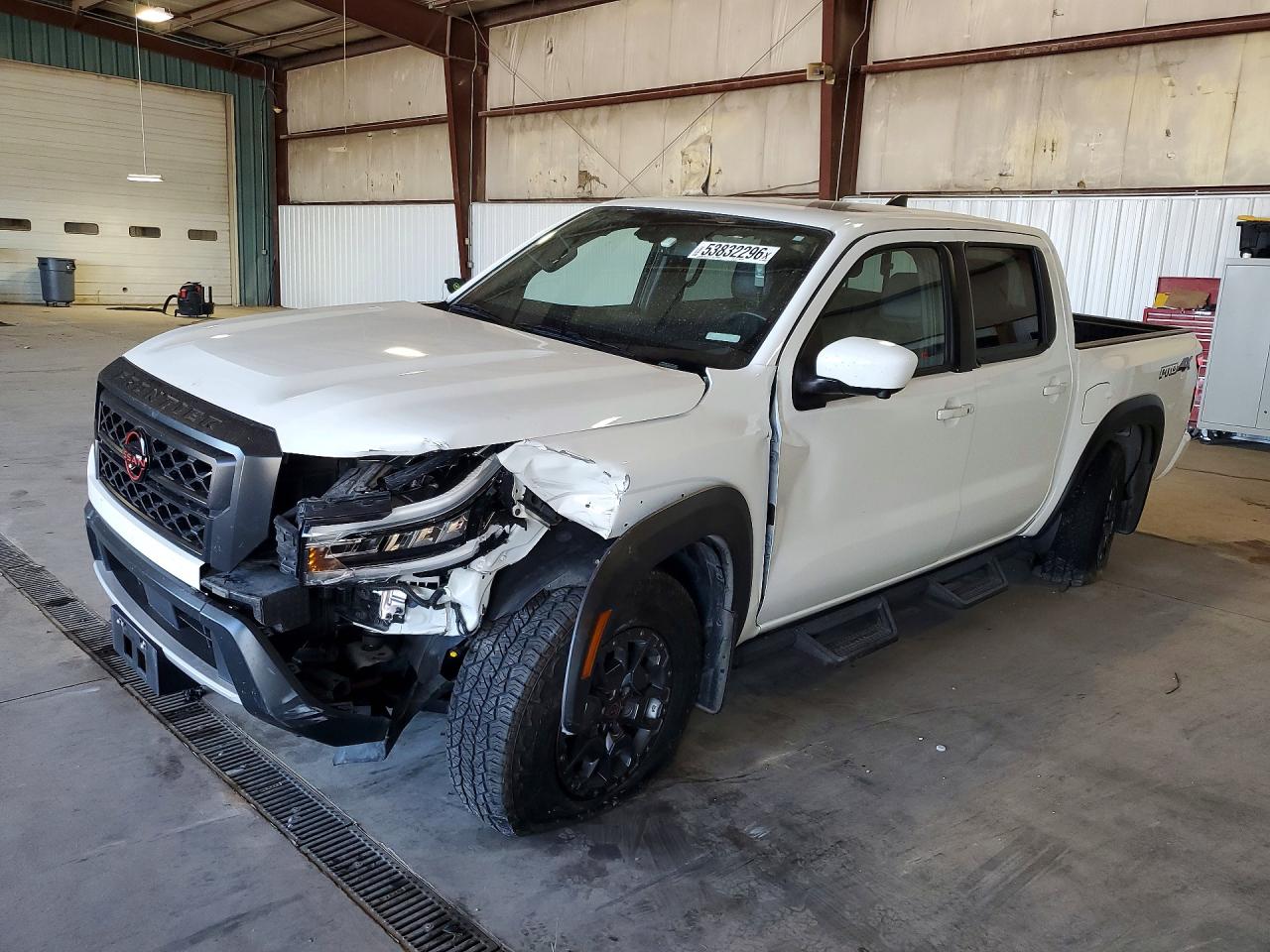 Salvage Nissan Frontier Image