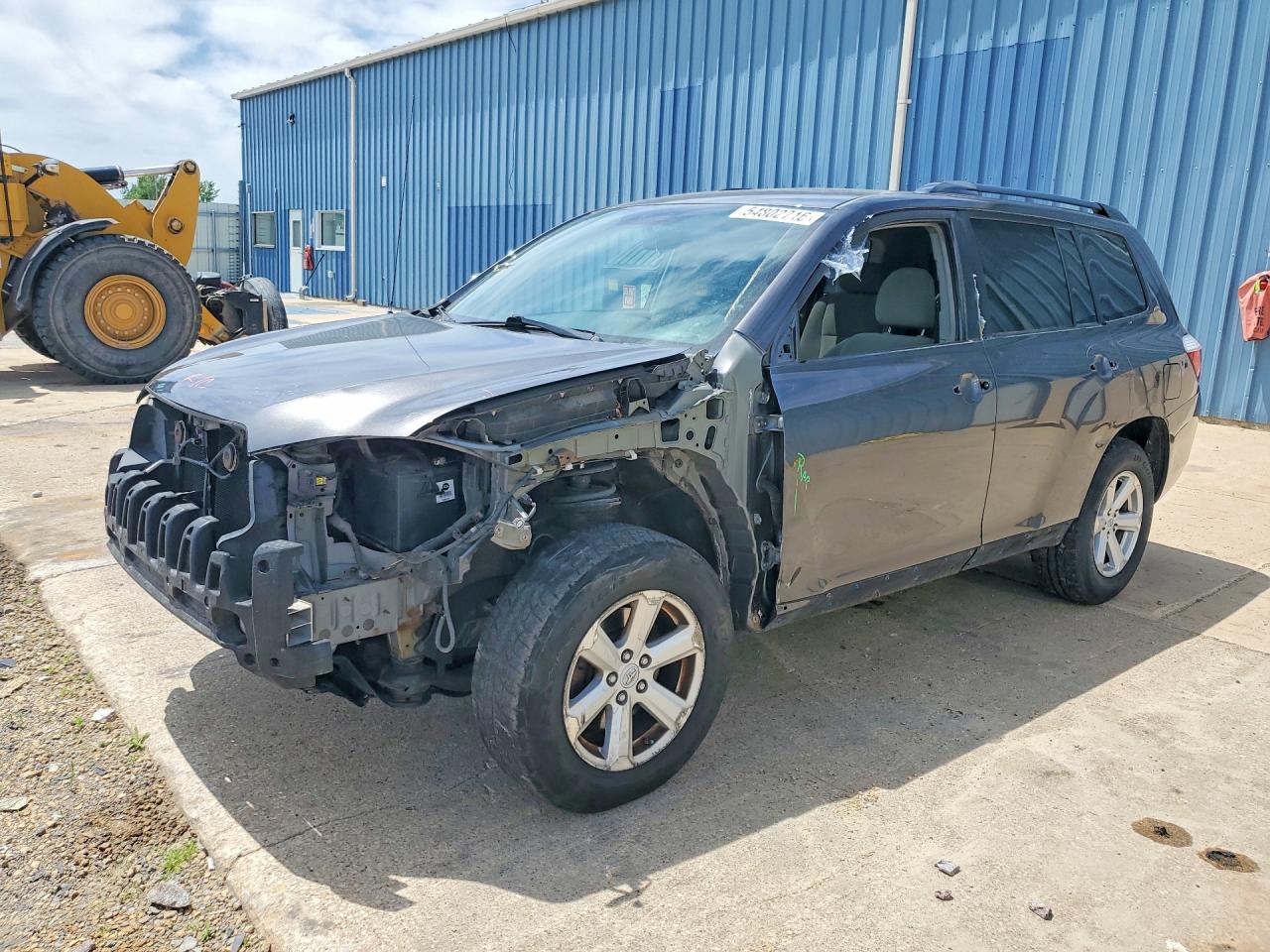 Salvage Toyota Highlander Image