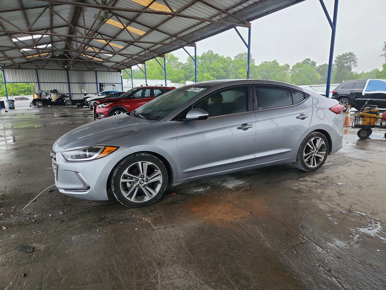 Salvage Hyundai ELANTRA Image