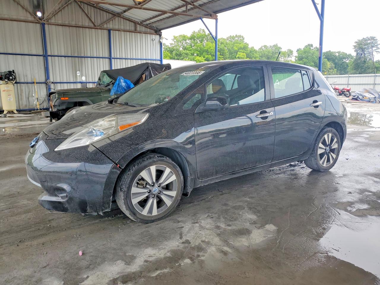 Salvage Nissan LEAF Image