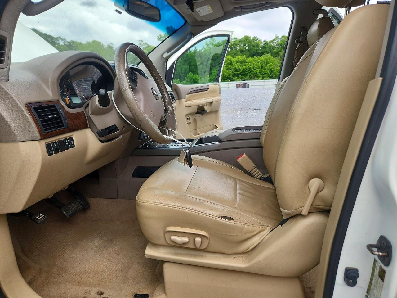 Nissan Armada Platinum