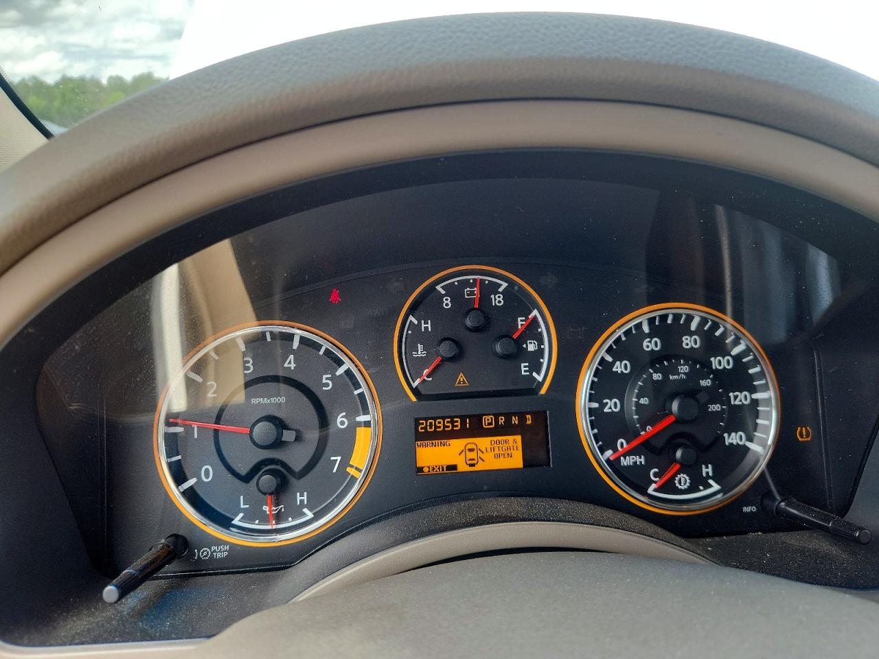 Nissan Armada Platinum