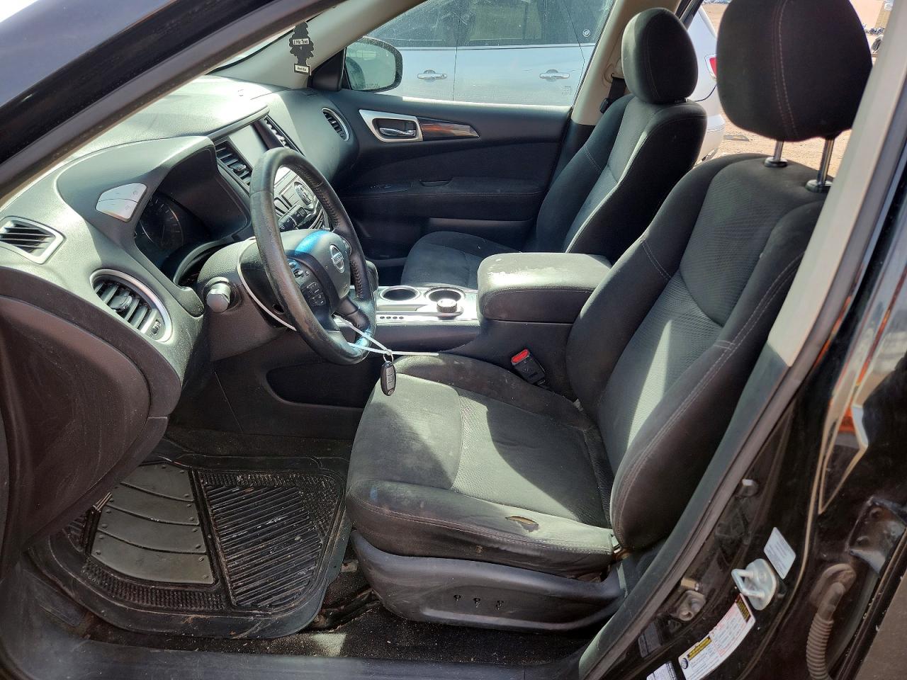 Nissan Pathfinder Sv