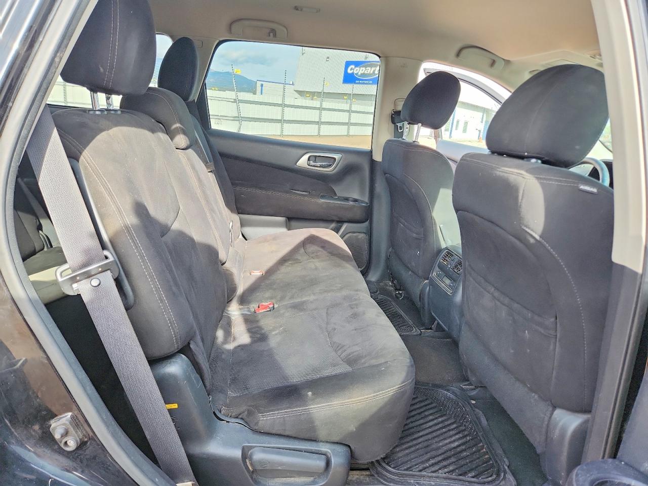 Nissan Pathfinder Sv