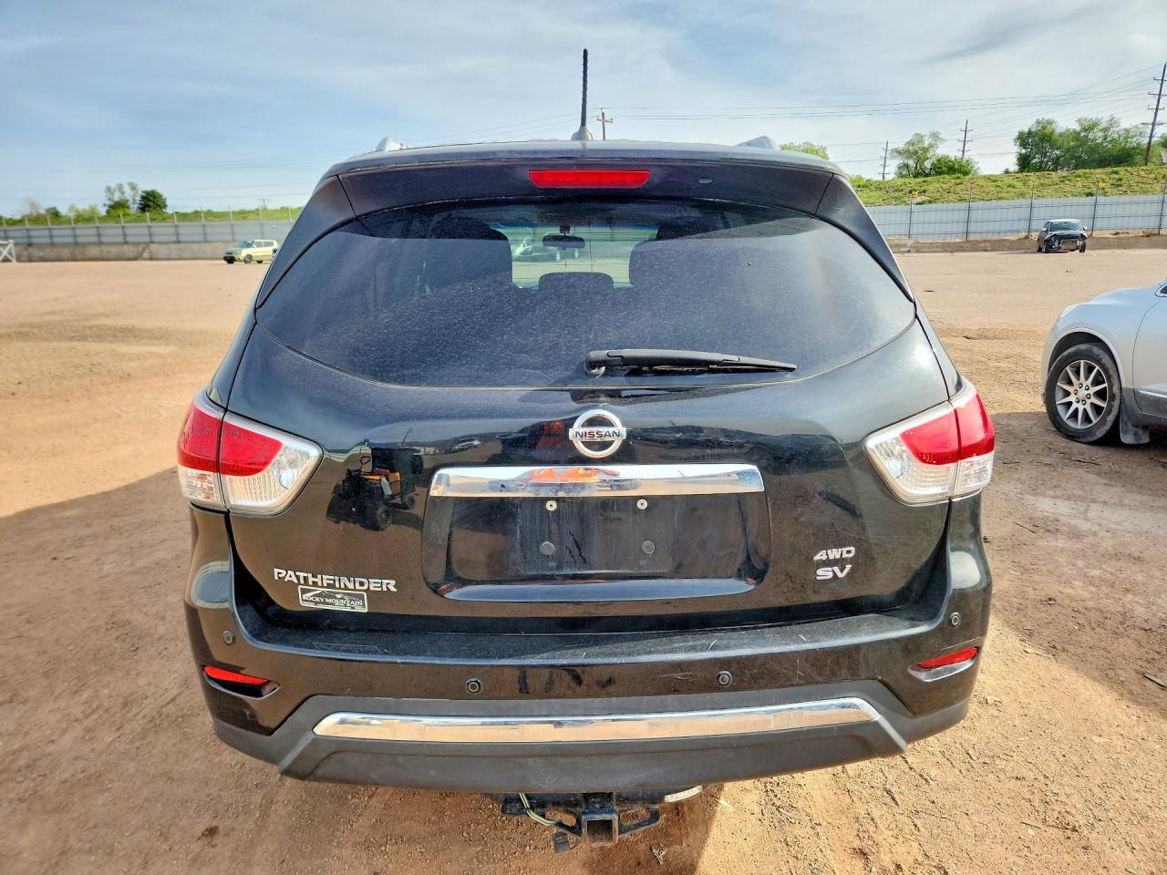 Nissan Pathfinder Sv