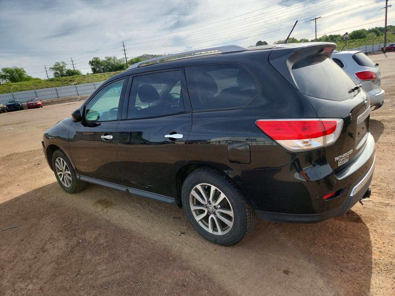Nissan Pathfinder Sv