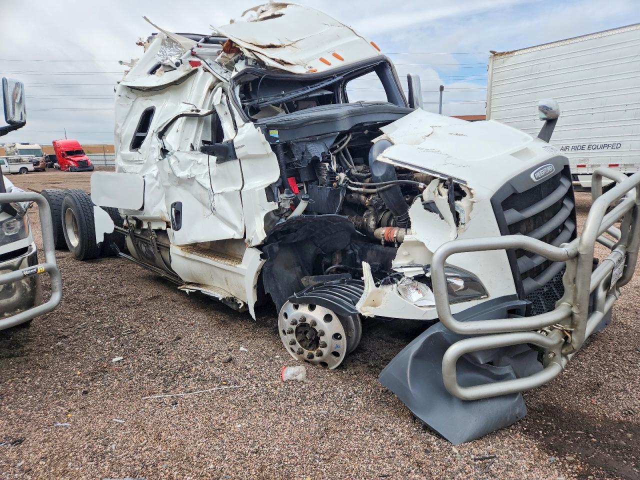 Salvage Freightliner Cascadia 126 Image