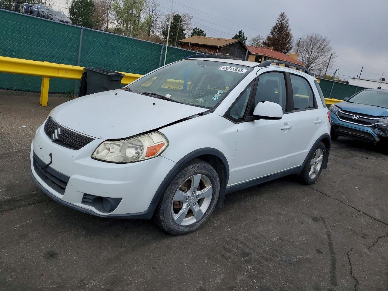 Salvage Suzuki SX4 Image