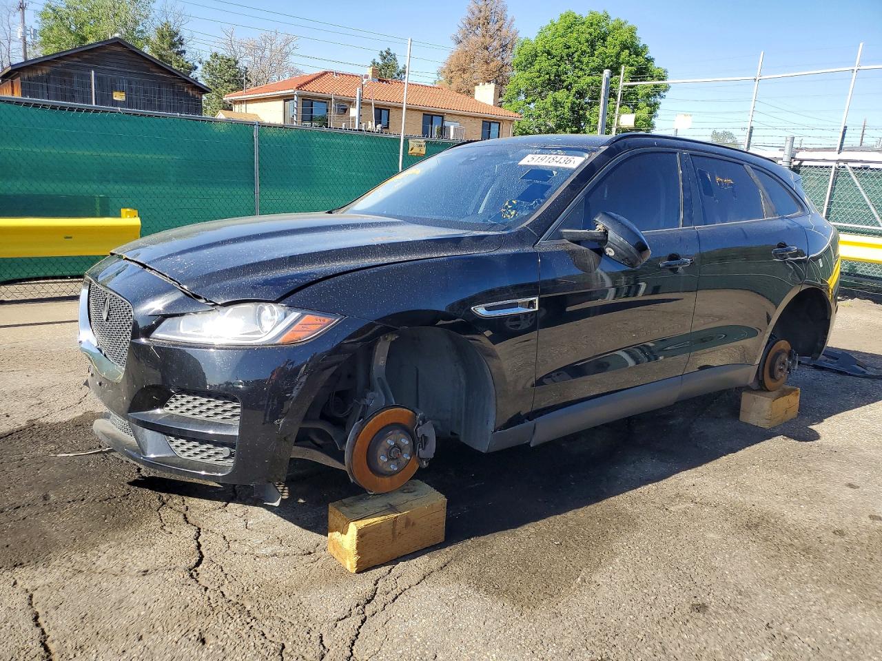 Salvage Jaguar F-PACE Image