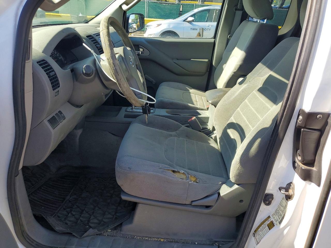 Nissan Frontier S