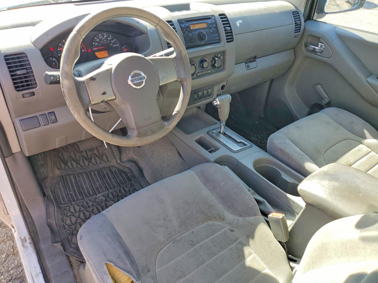 Nissan Frontier S