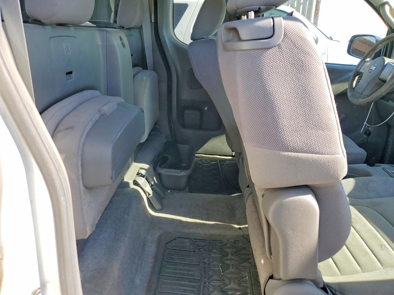 Nissan Frontier S