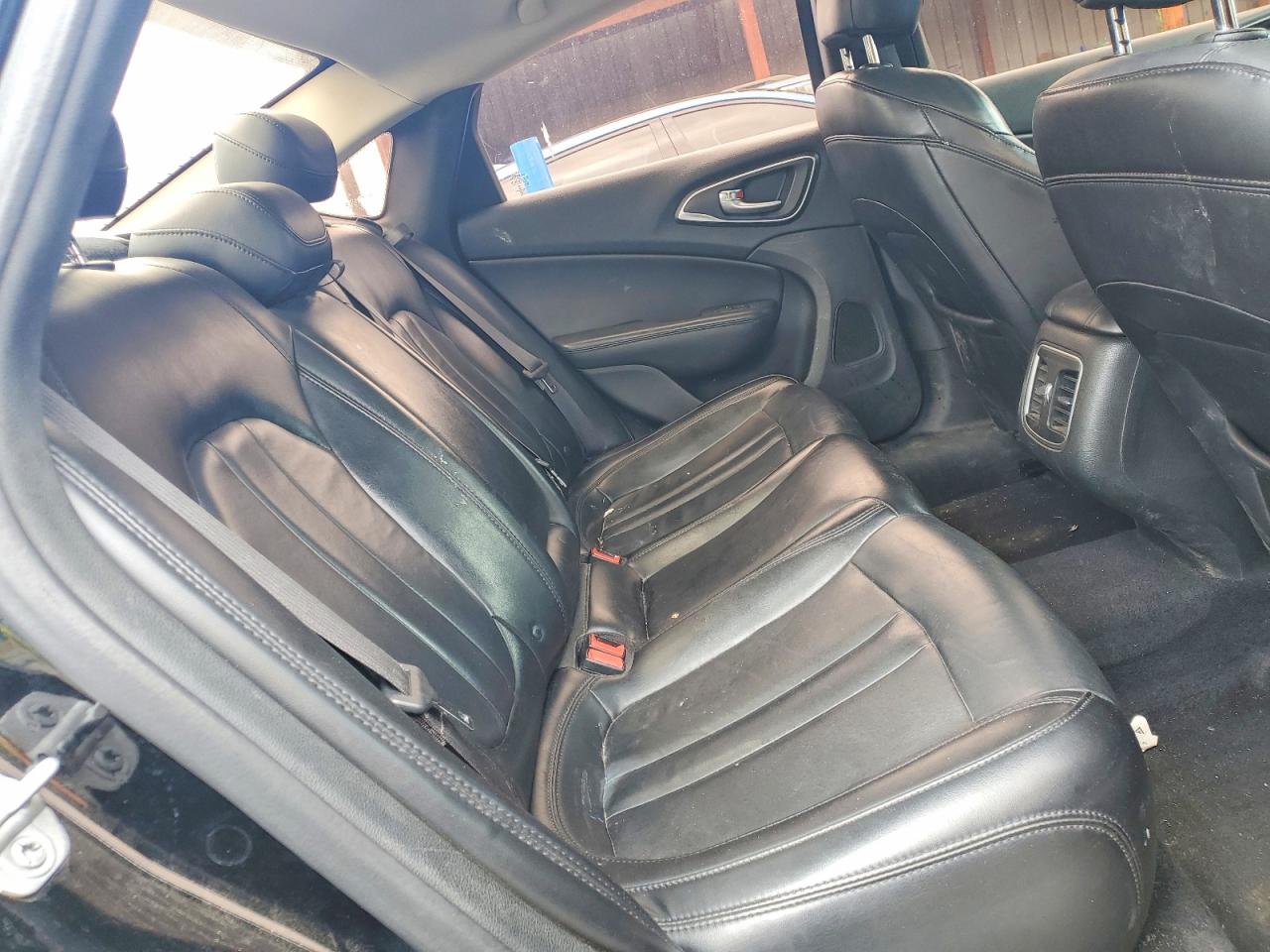 Chrysler 200 C