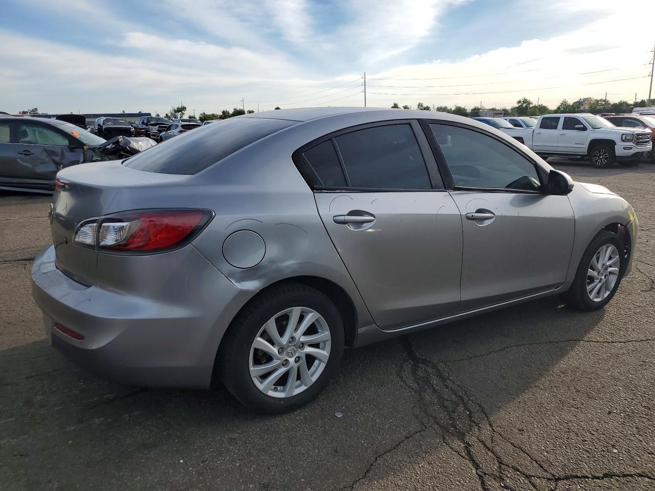 Mazda 3 I