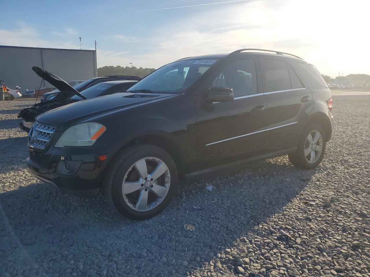 Salvage Mercedes-Benz M-Class Image