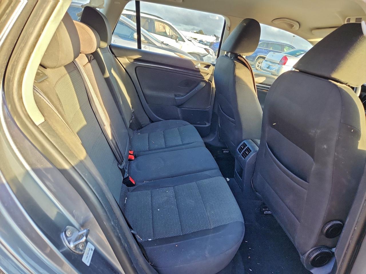 Volkswagen Jetta S
