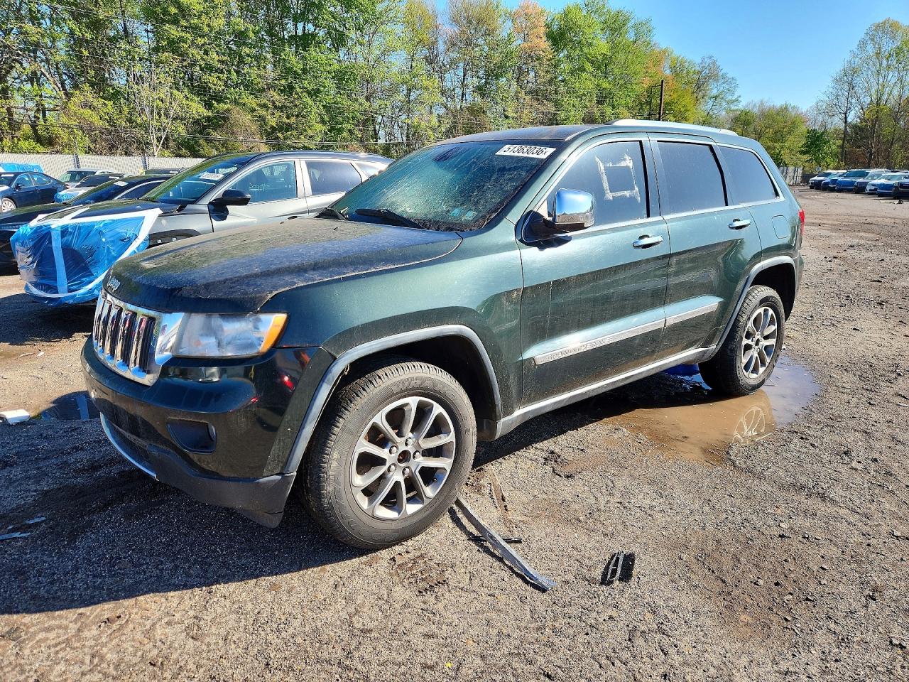 Salvage Jeep Cherokee Image