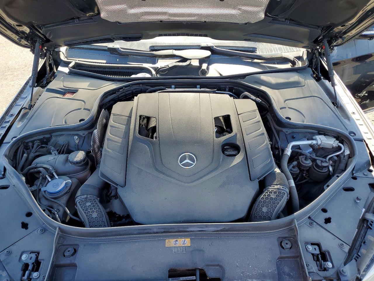 Mercedes-Benz S-Class 560