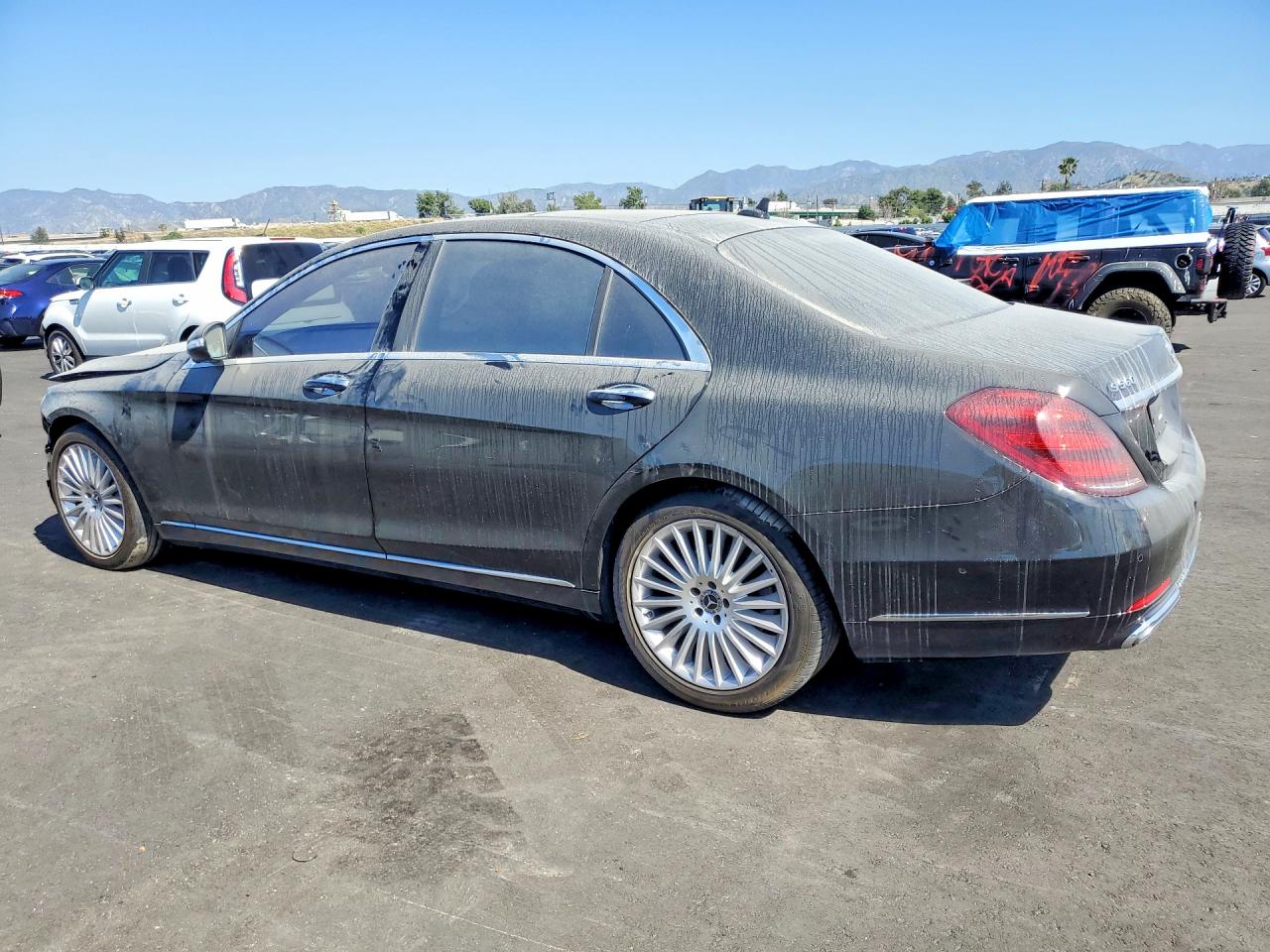 Mercedes-Benz S-Class 560