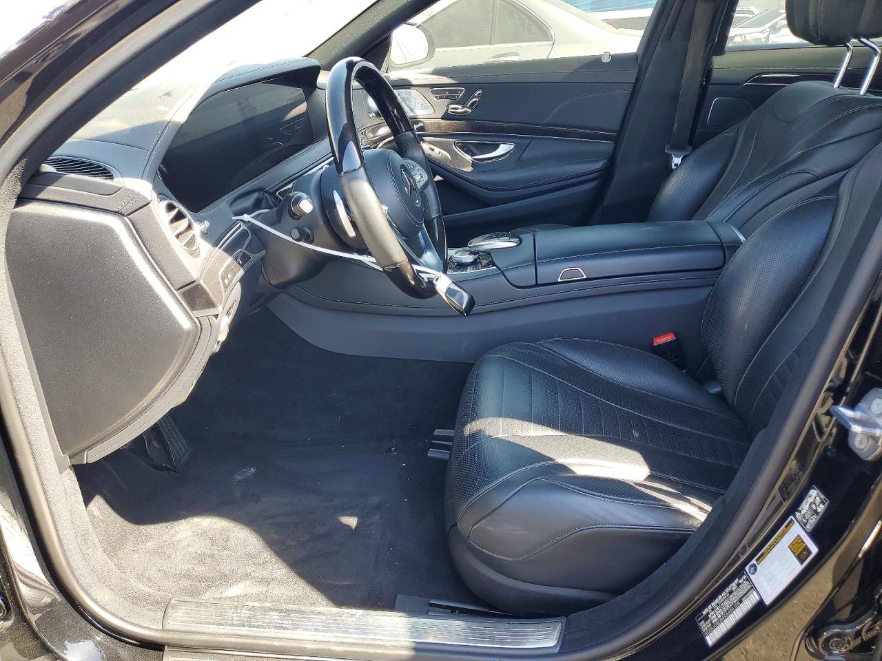 Mercedes-Benz S-Class 560