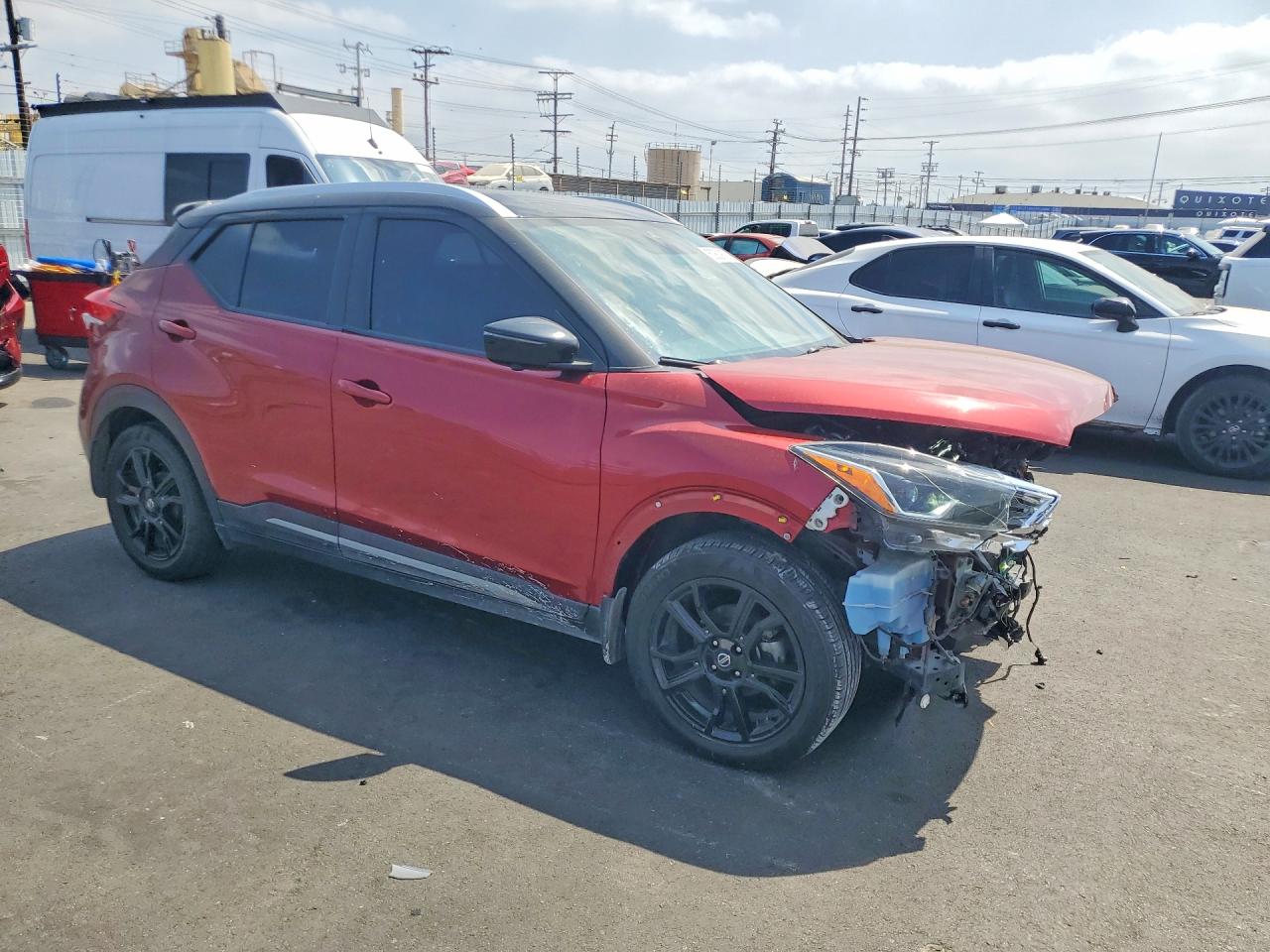 Nissan Kicks Sr