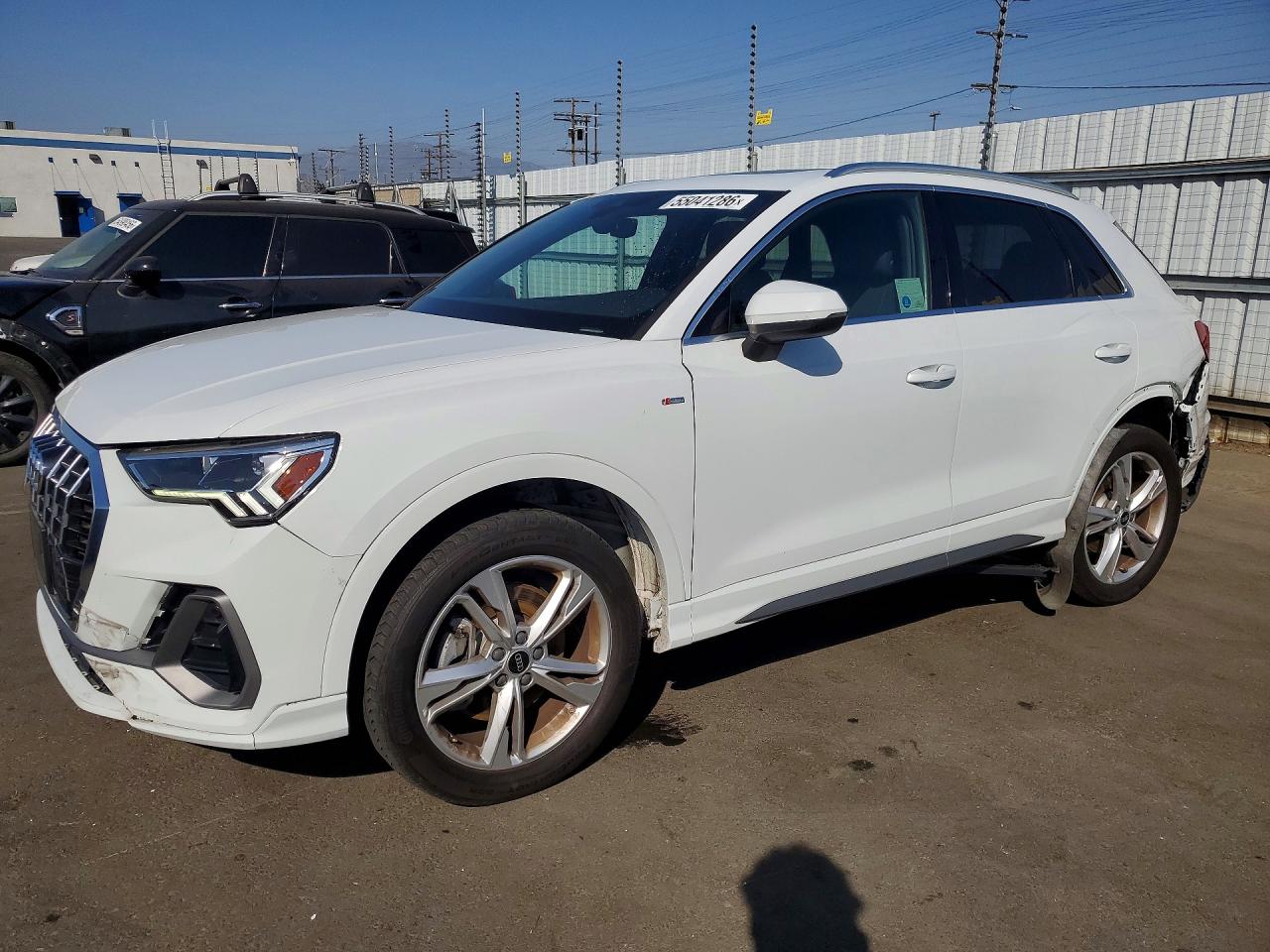 Salvage Audi Q3 Image