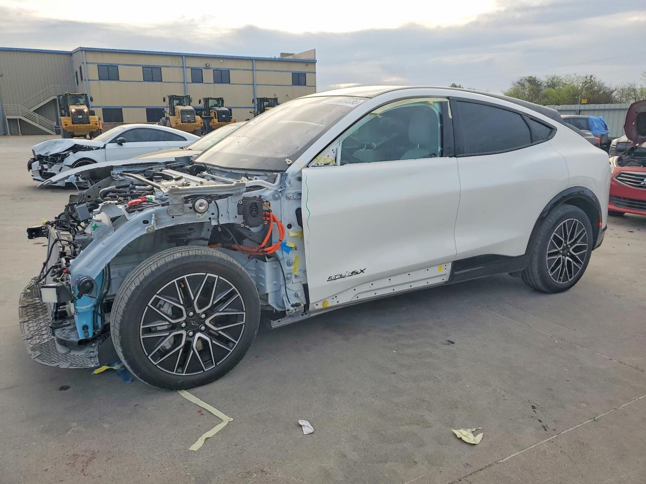 Salvage Ford Mustang Image