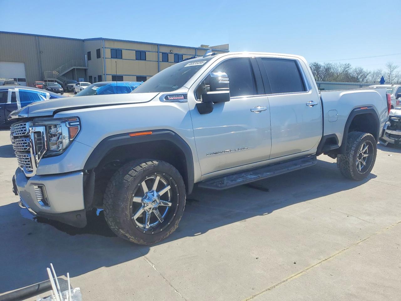 Salvage GMC Sierra Image