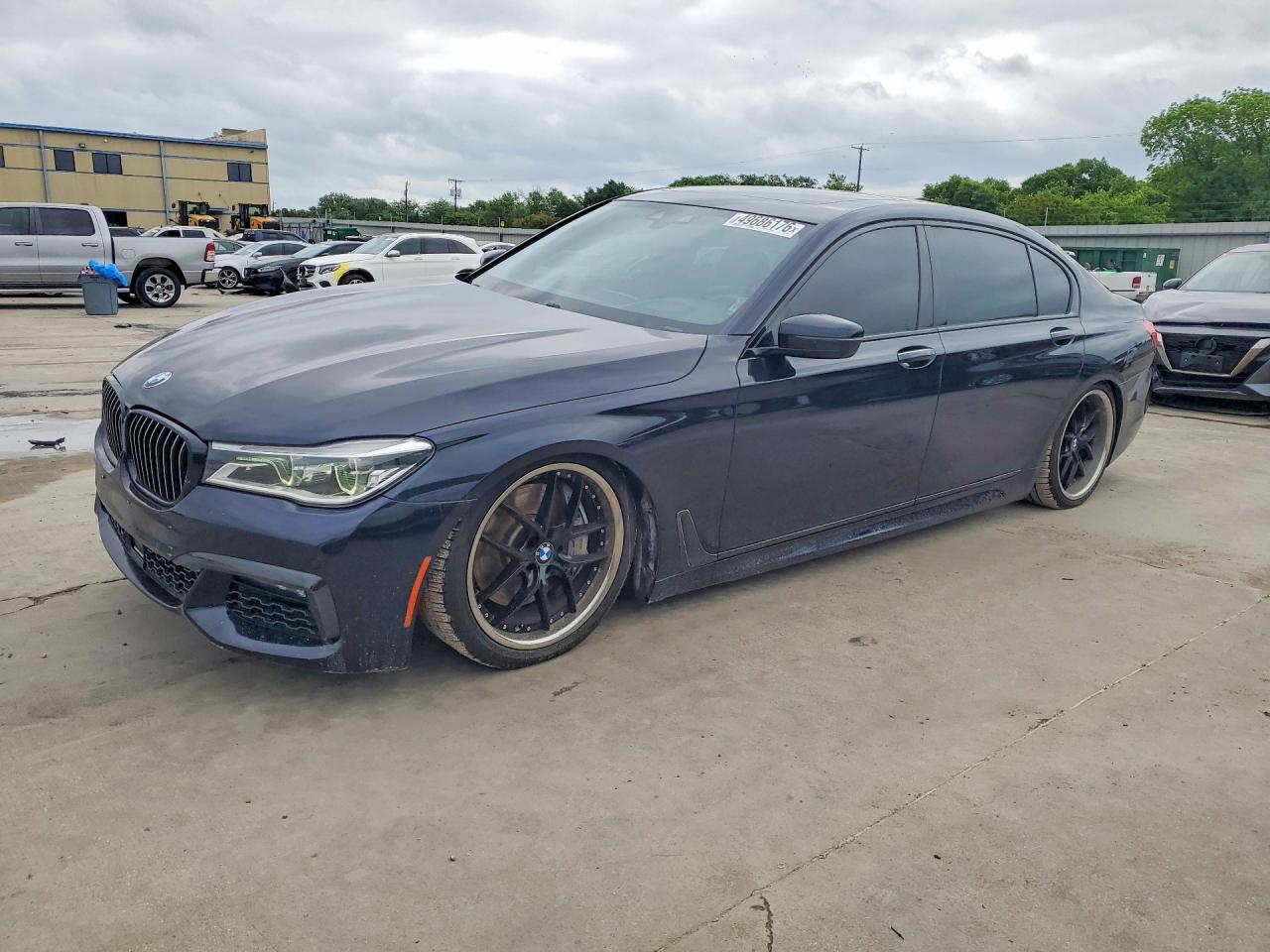 Salvage BMW 7 Series Image