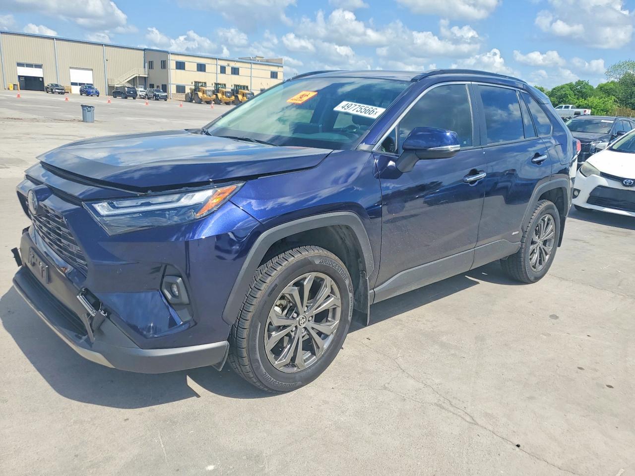 Salvage Toyota RAV4 Image