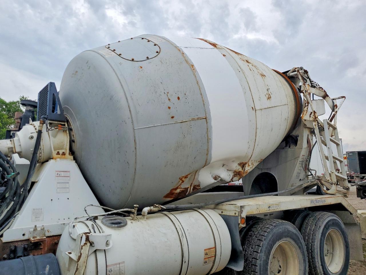 Mack Gu800