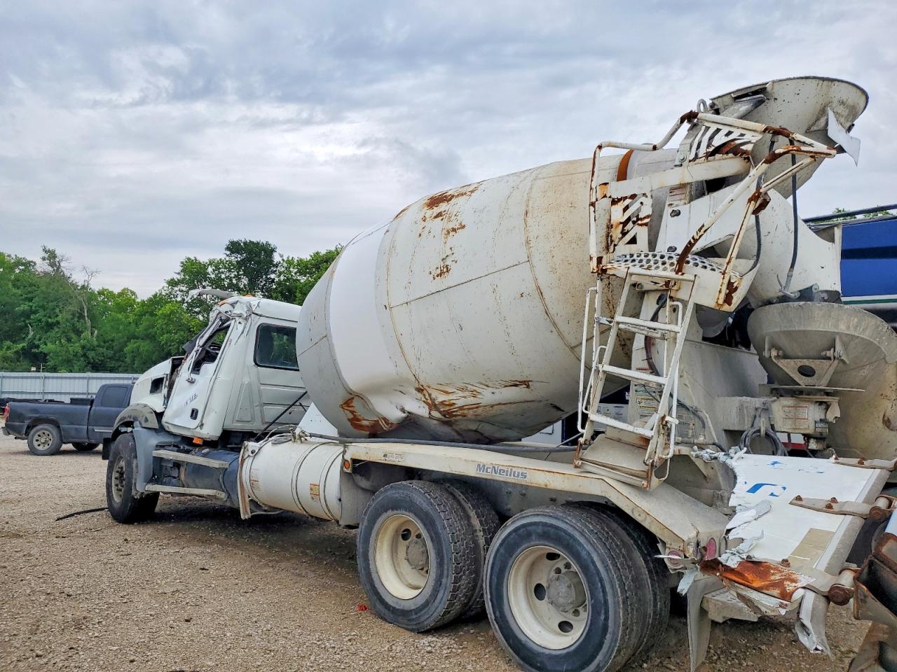 Mack Gu800