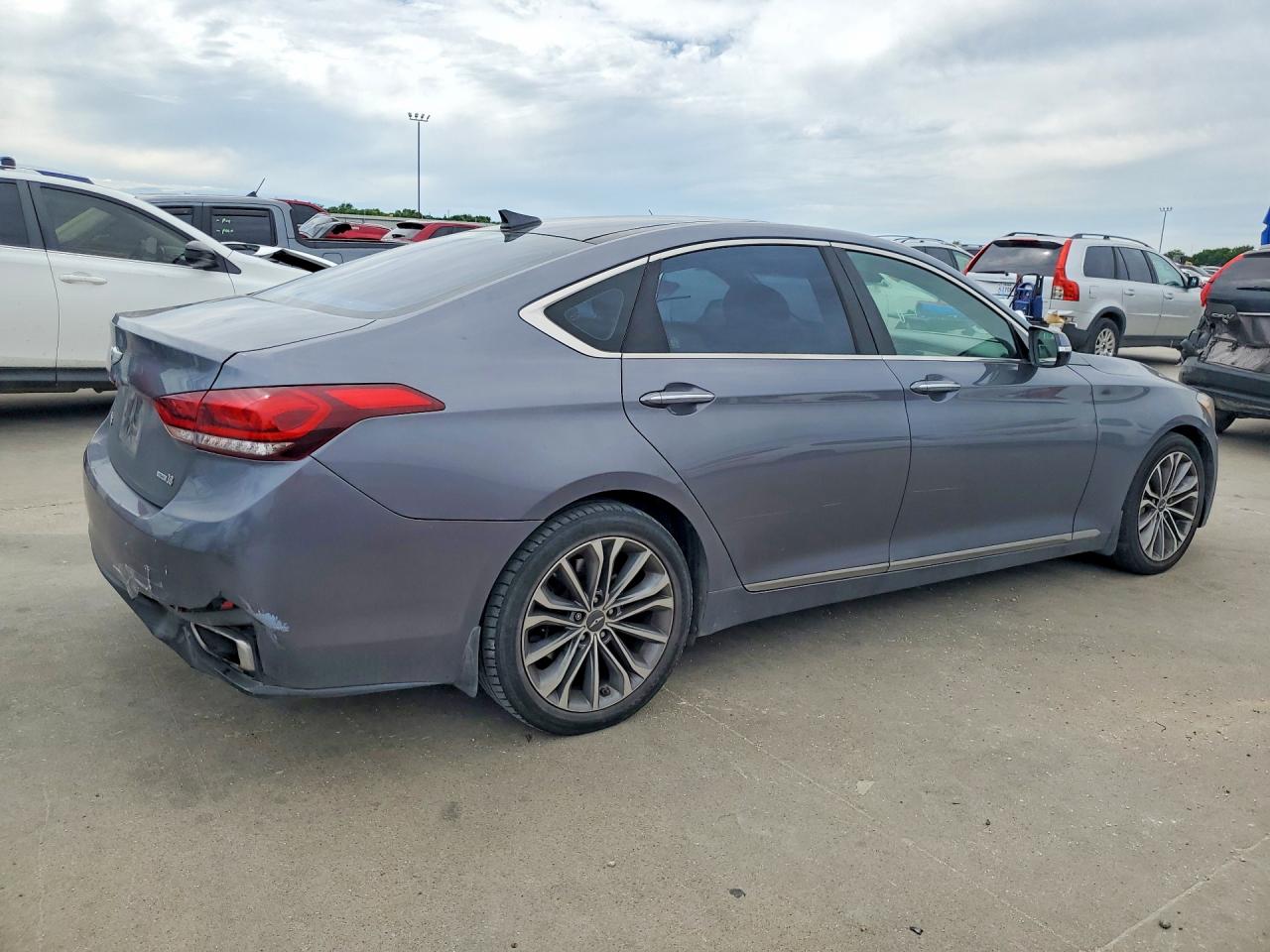Hyundai Genesis 3.8l