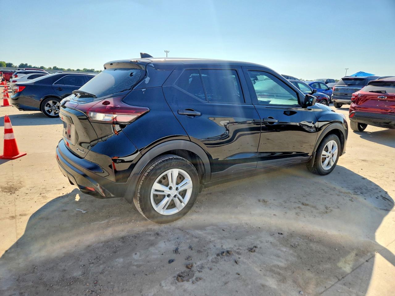 Nissan Kicks S