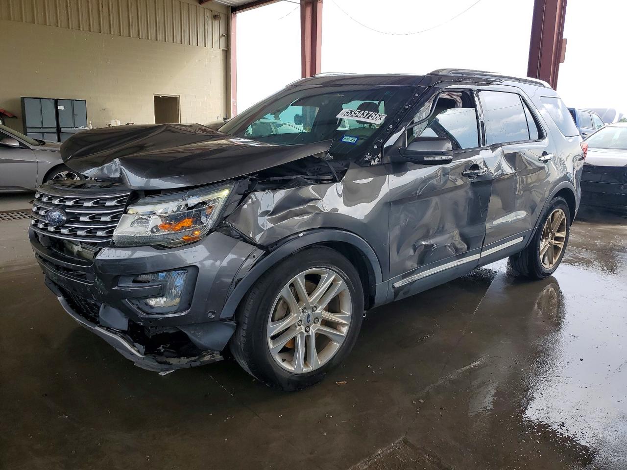 Salvage Ford Explorer Image