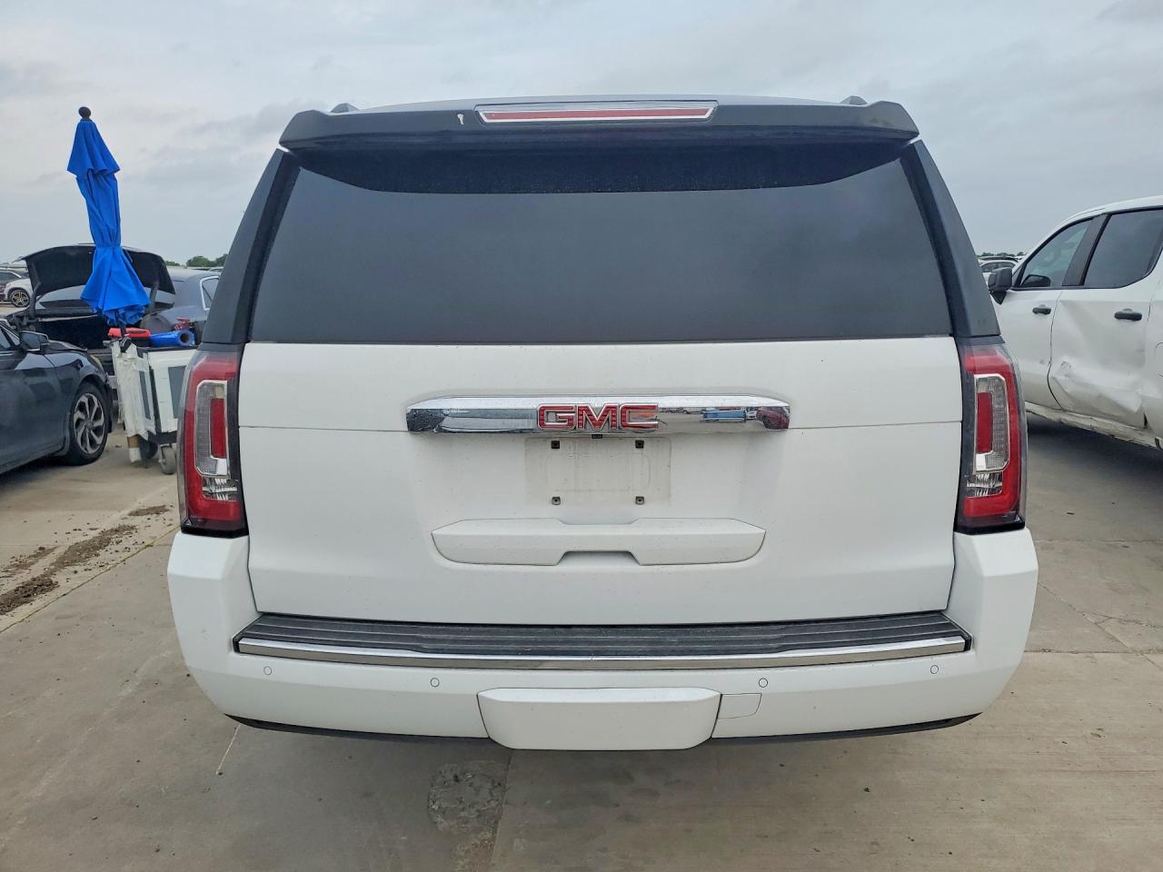GMC Yukon Denali