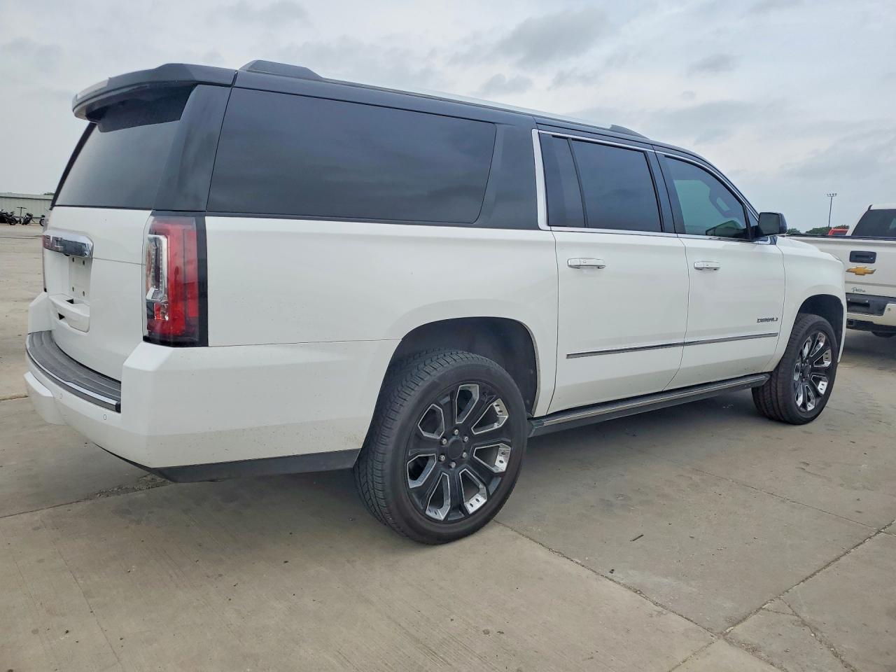 GMC Yukon Denali
