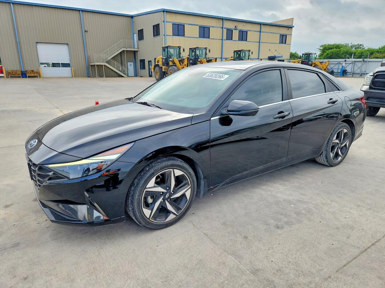 Salvage Hyundai ELANTRA Image