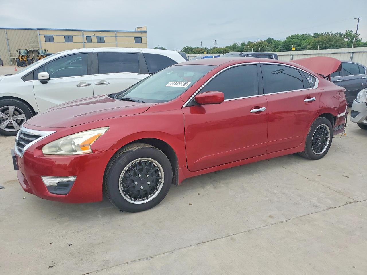 Salvage Nissan Altima Image