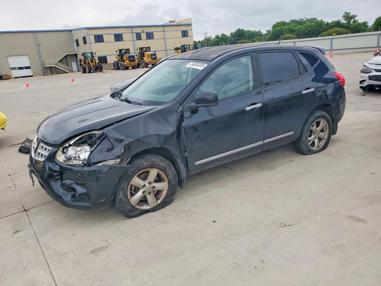 Salvage Nissan Rogue Image