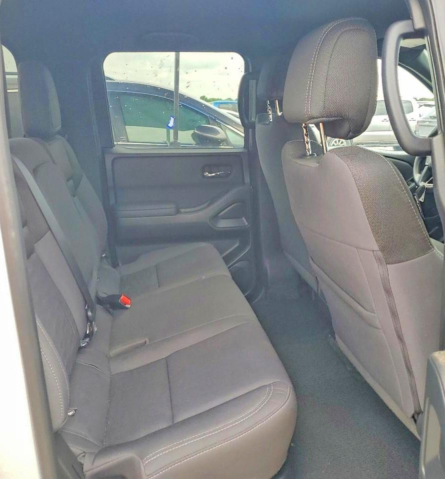 Nissan Frontier Sv