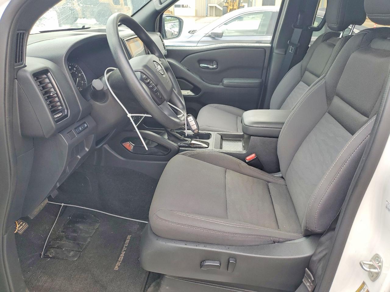 Nissan Frontier Sv