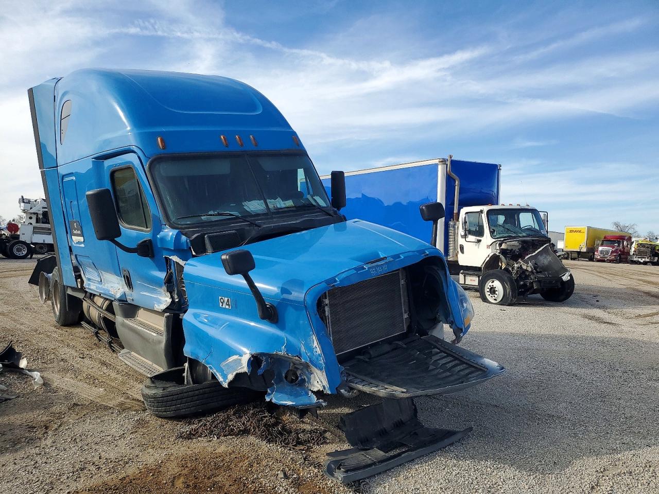 Salvage Freightliner Cascadia Image