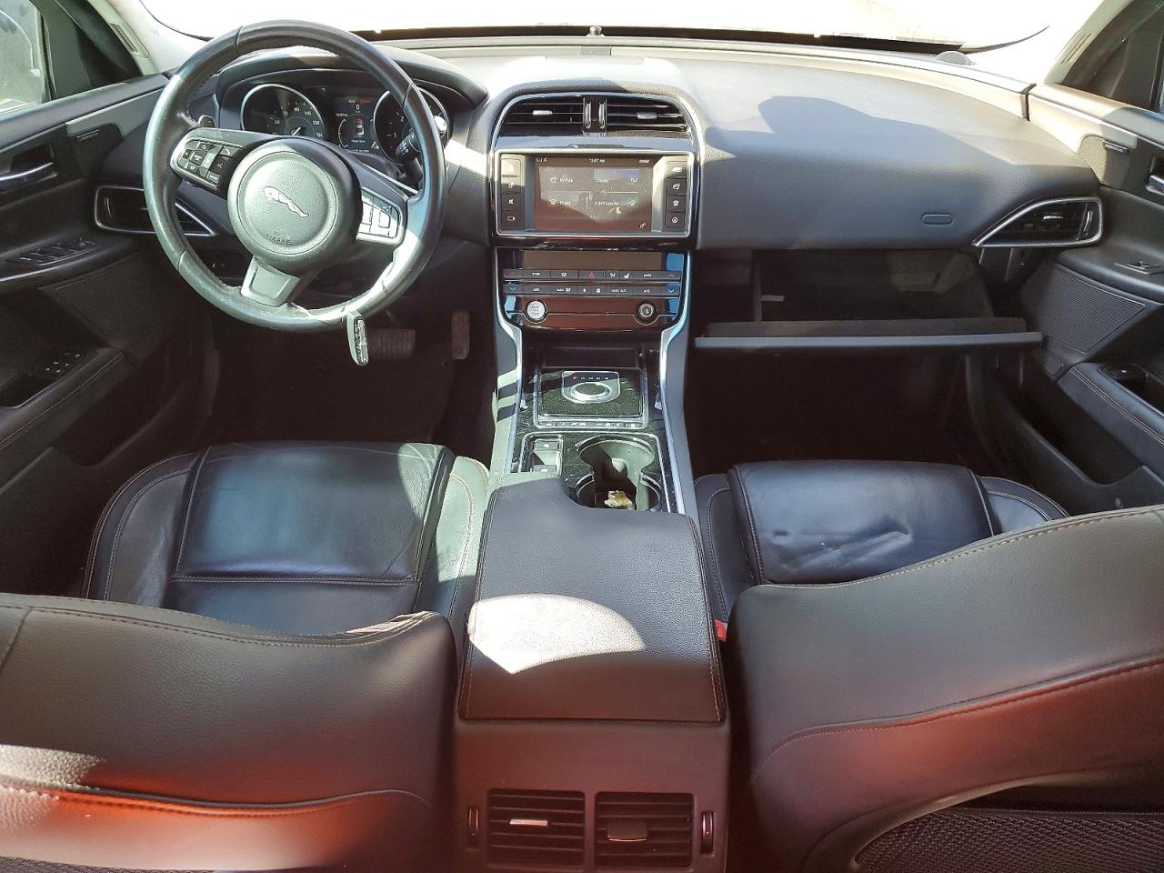 Jaguar XE Prestige