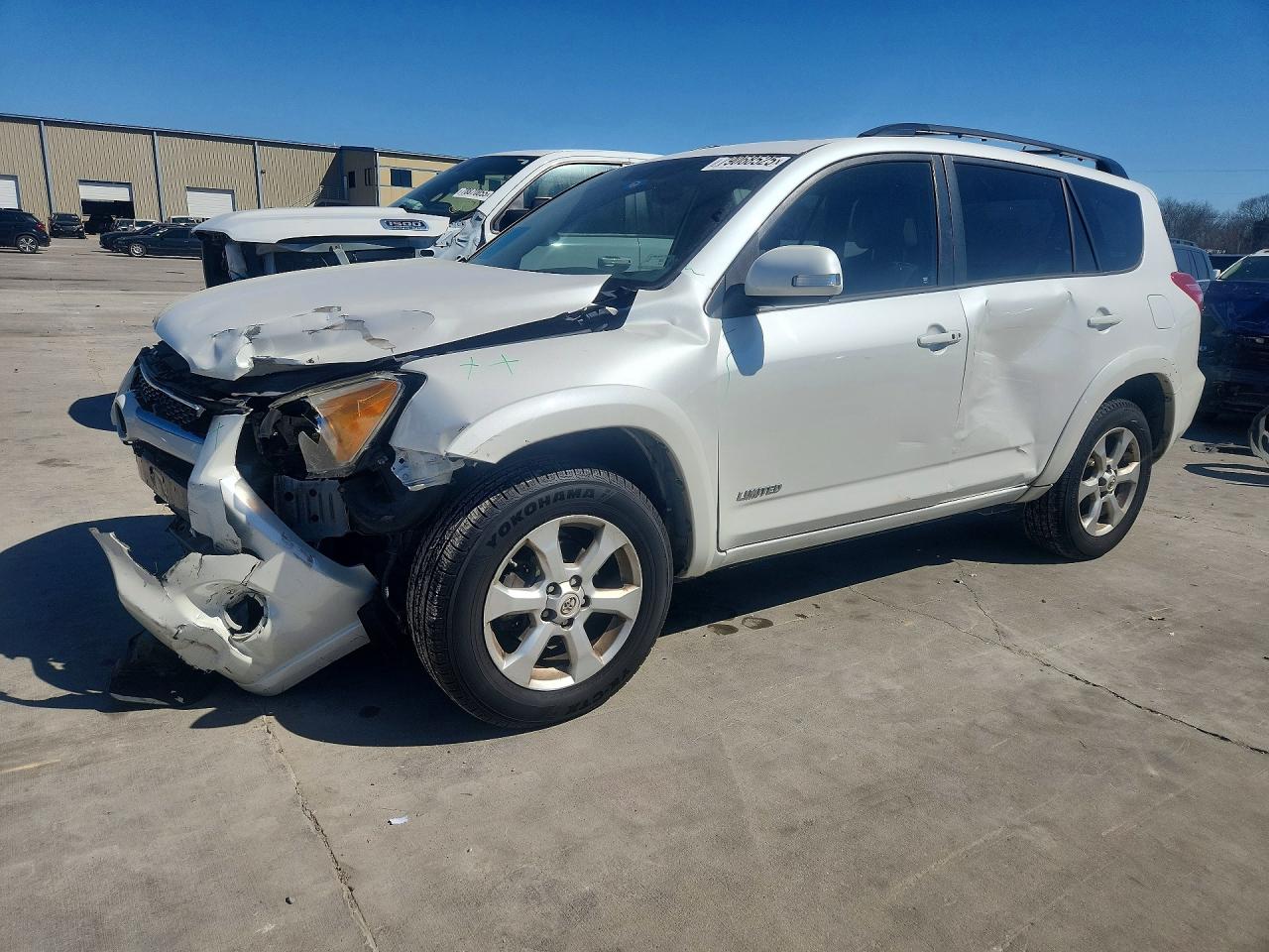 Salvage Toyota RAV4 Image