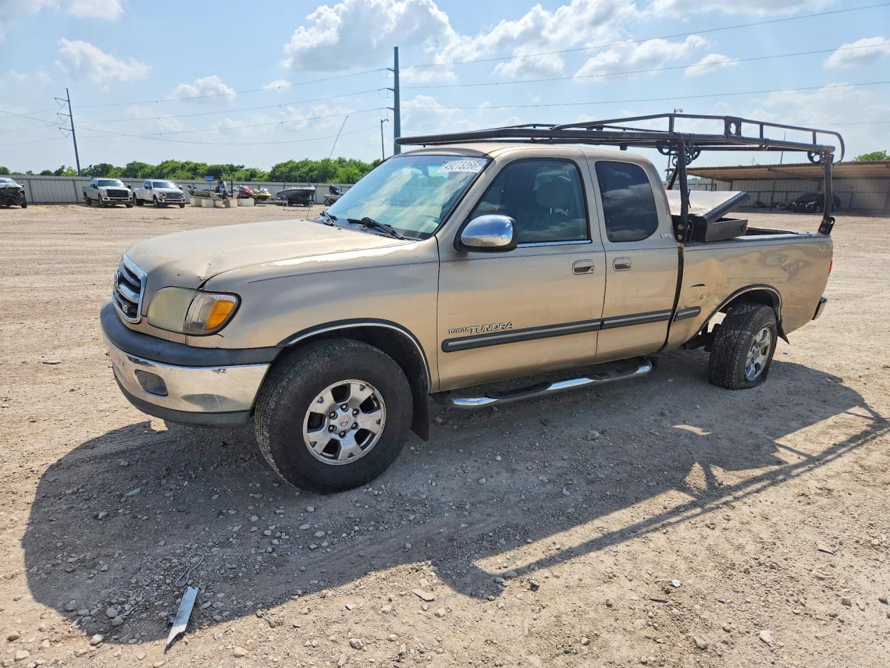 Salvage Toyota Tundra Image