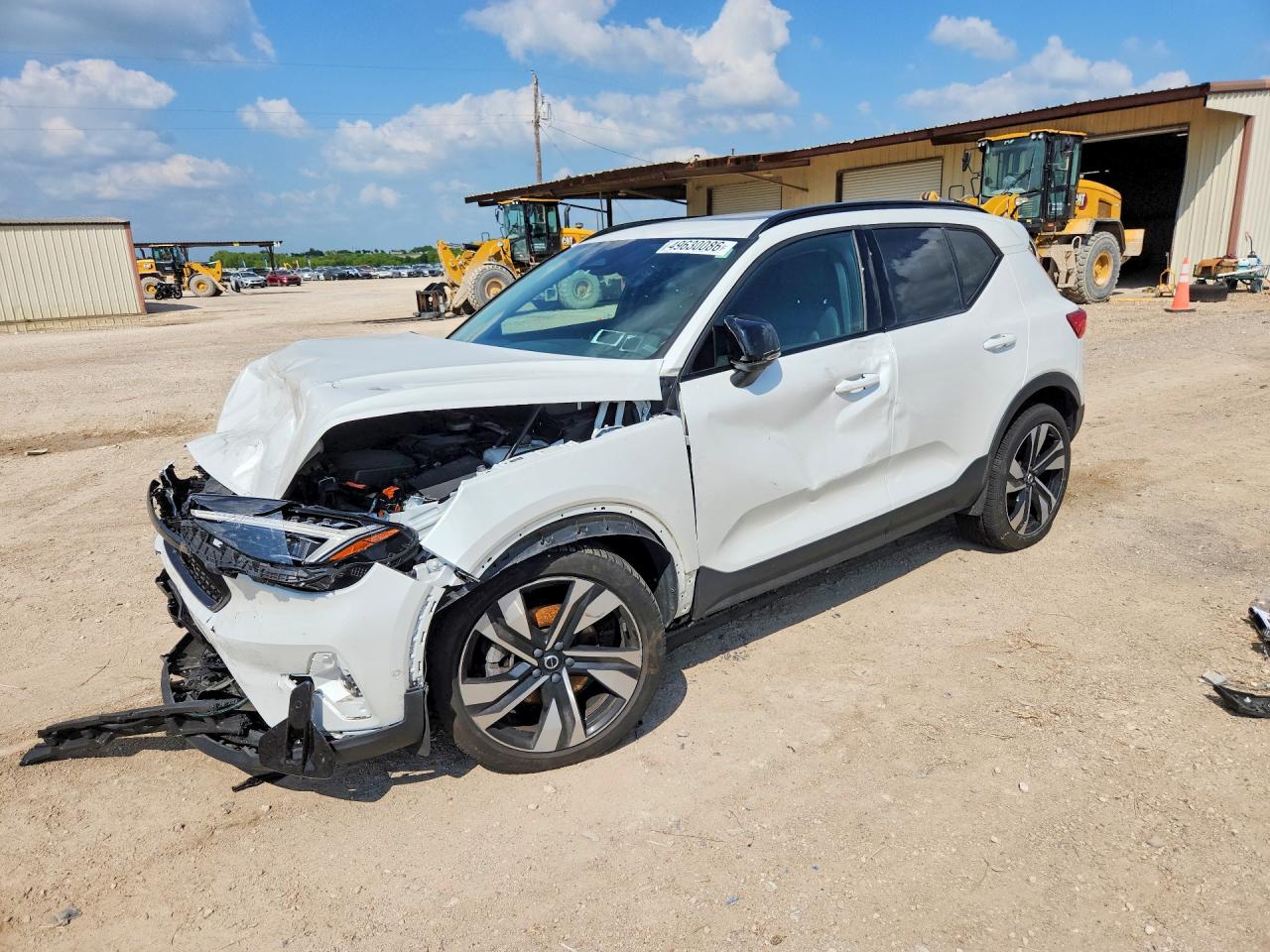 Salvage Volvo XC40 Image