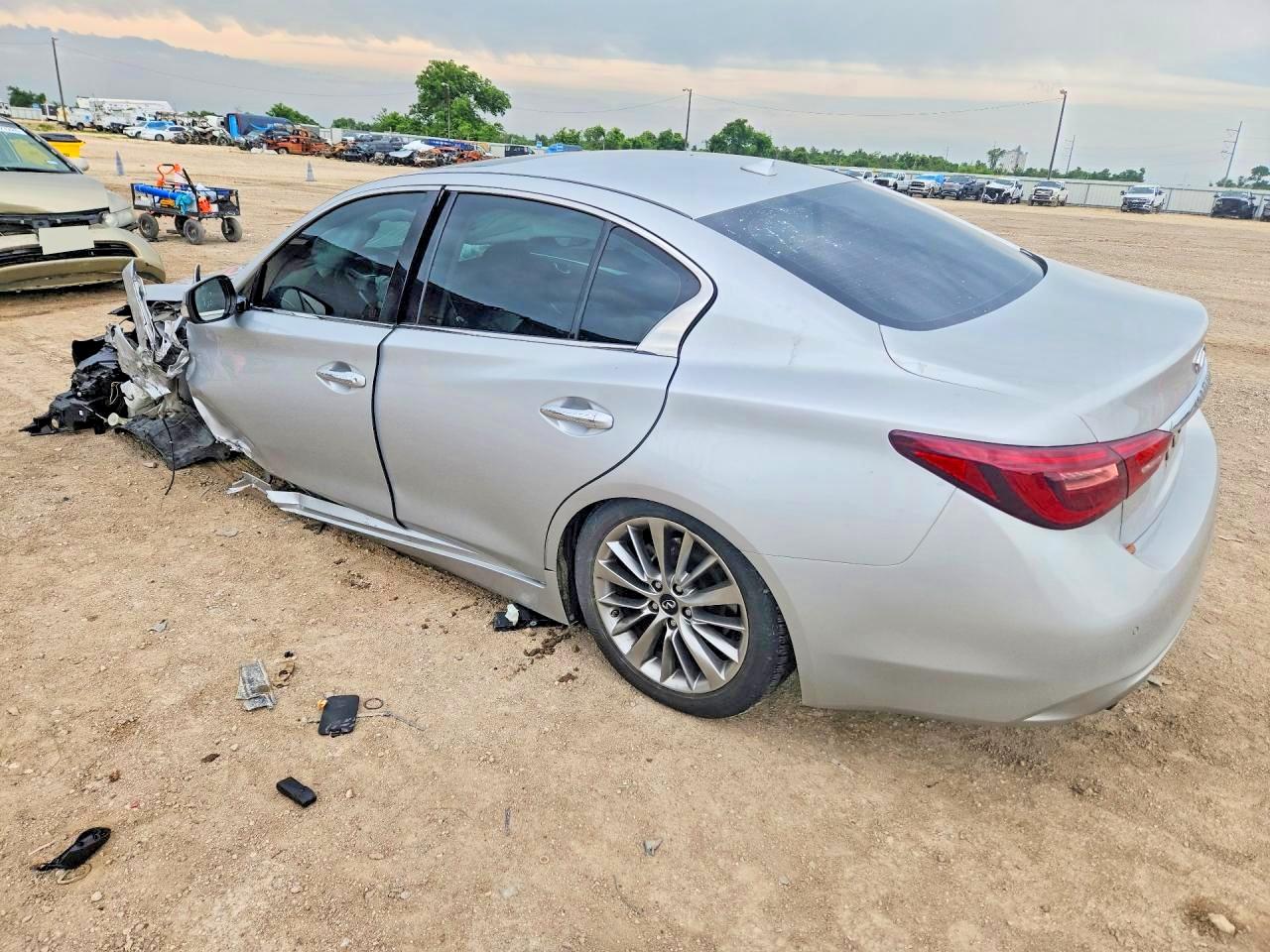 INFINITI Q50 3.0t L 3.0t Luxe