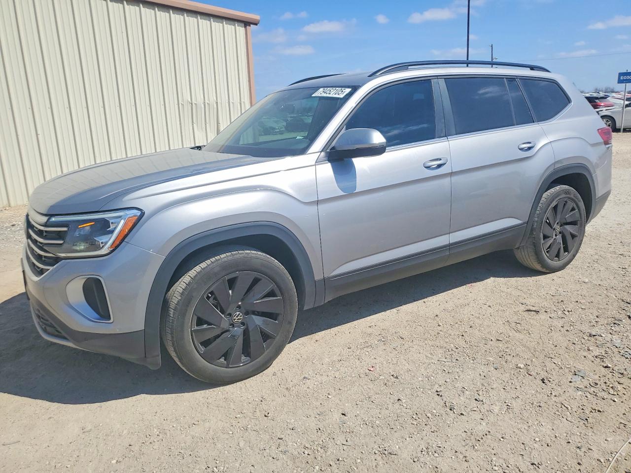 Salvage Volkswagen Atlas Image